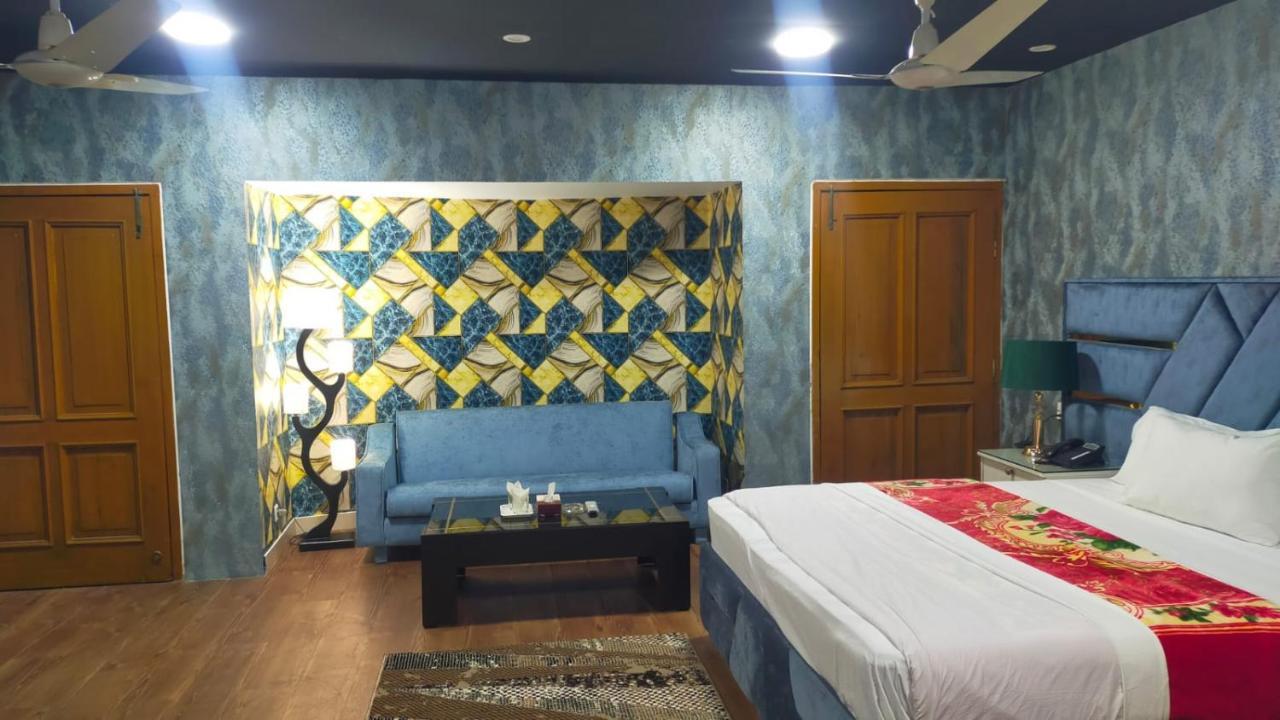 Royal Luxury Hotel Lahore Exterior photo