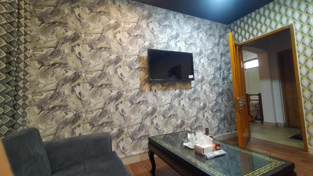 Royal Luxury Hotel Lahore Exterior photo