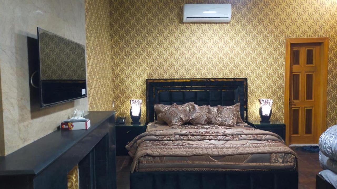 Royal Luxury Hotel Lahore Exterior photo