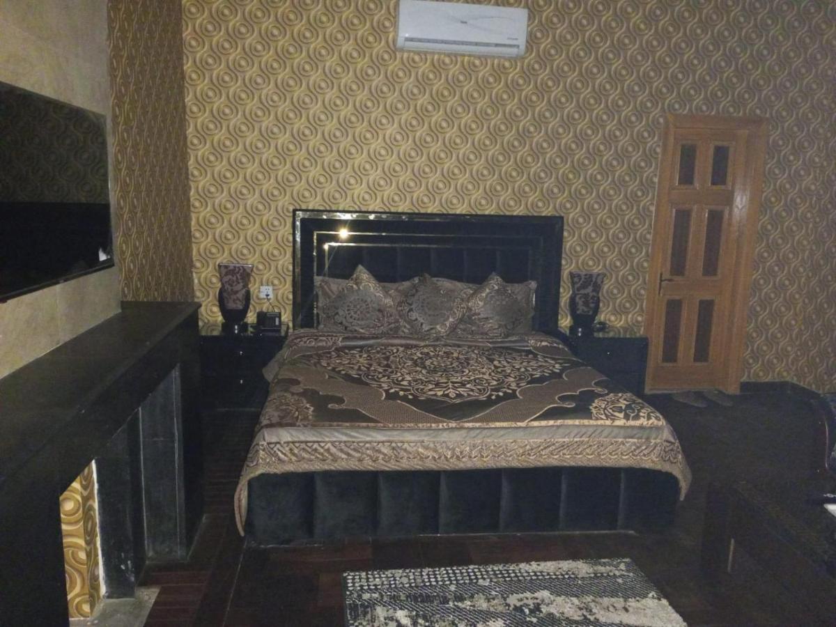 Royal Luxury Hotel Lahore Exterior photo