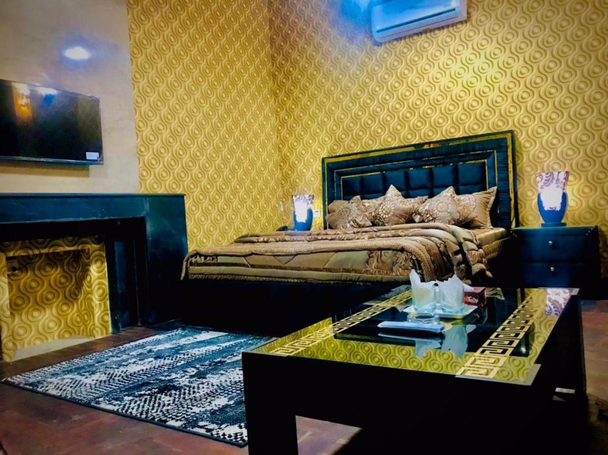 Royal Luxury Hotel Lahore Exterior photo