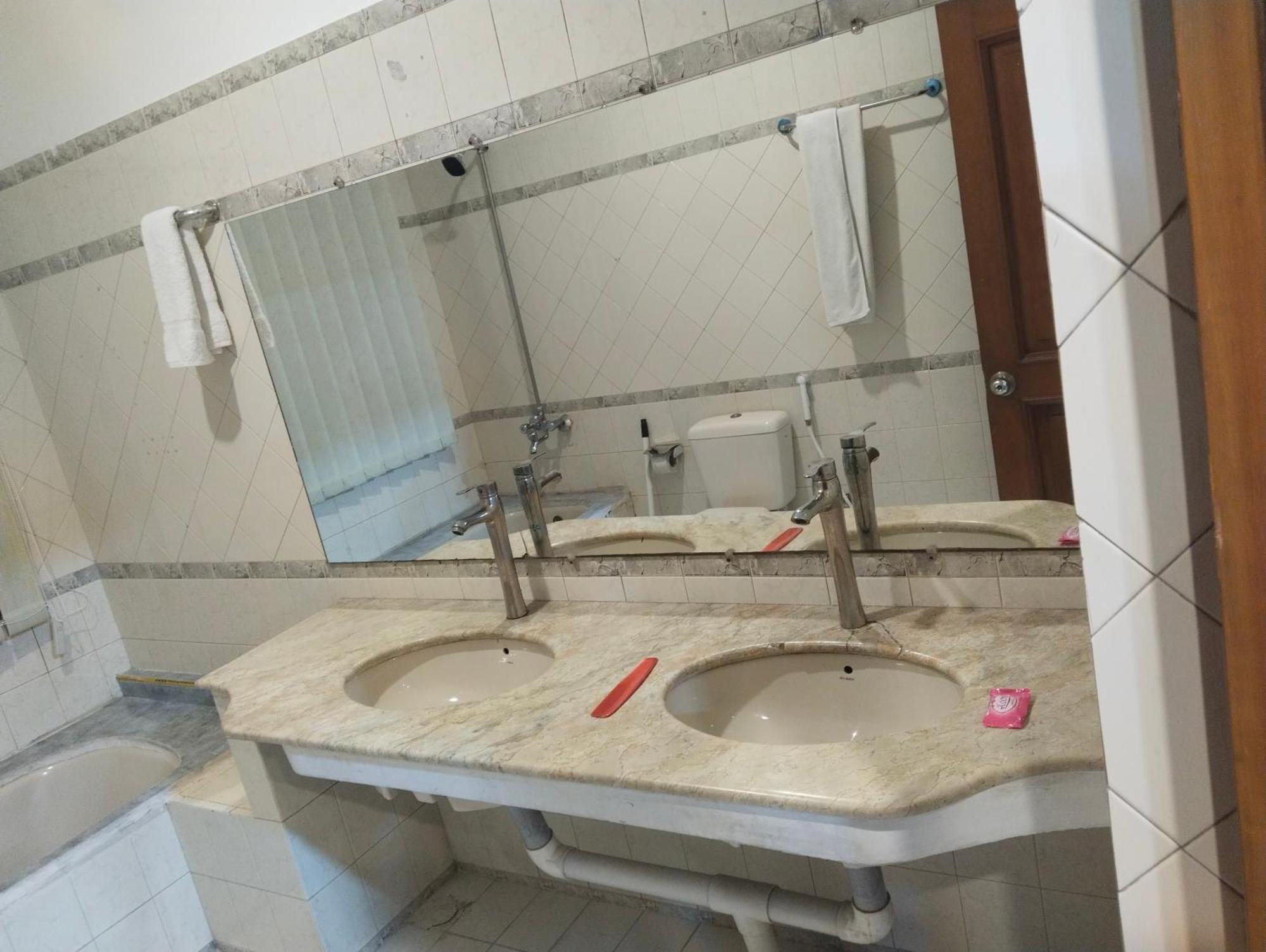 Royal Luxury Hotel Lahore Room photo